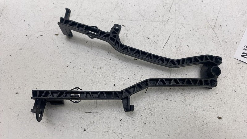 2089896X ⭕ 2017-2020 Tesla Model 3 M3 Dashboard Passenger Side Glove Box Latch Right OEM