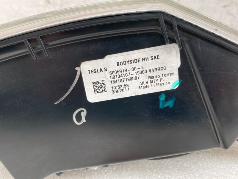 6005919-00-E ⭕12-20 Tesla Model S Right Taillight LED Tail Lamp & Door Reflector 6005919-00-E