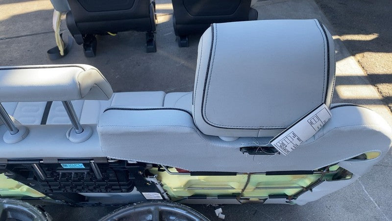 ⭕2022-2024 Rivian R1T Front Left & Right + Rear 2nd Row Leather Seat O