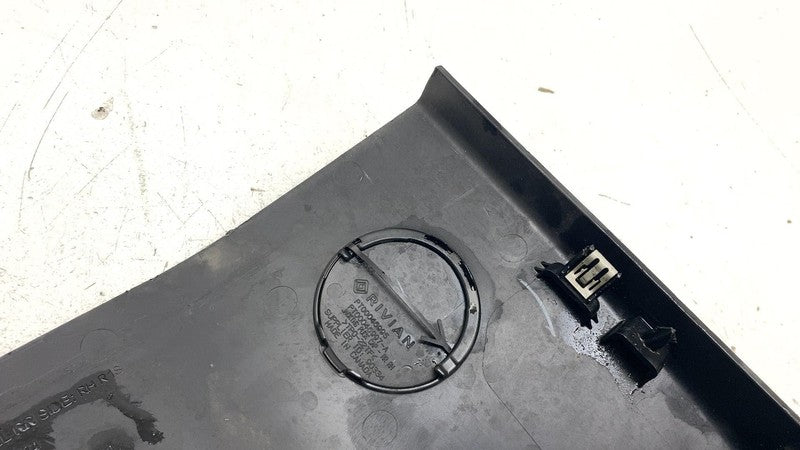 PT00742037A ⭕ 2025 Rivian R1S Rear Passenger Rocker Molding Cover Panel Right PT00742037-A