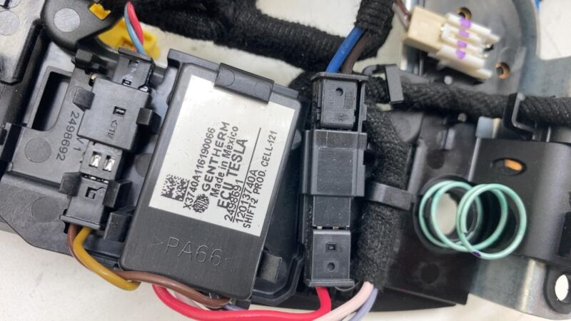 1036774-00-C 16-20 Model S X Steering Wheel Plate Bracket Safety Control Module 1456168-81-A