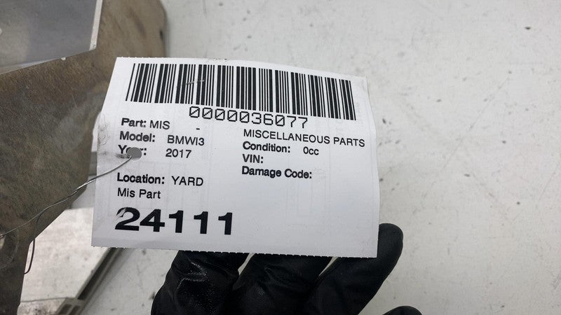 ⭕ 2014-2021 BMW i3 Front Left Driver Side Fender Holder Support Bracket Assembly