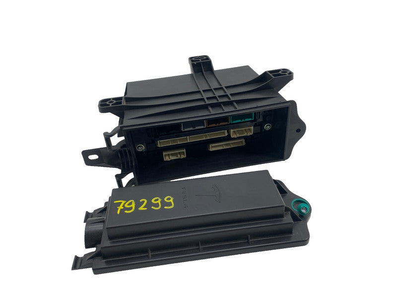105835803C ⭕ 16-20 Model X Front Body Comfort Control Module ECU Enclosure Box 1058358-03-C