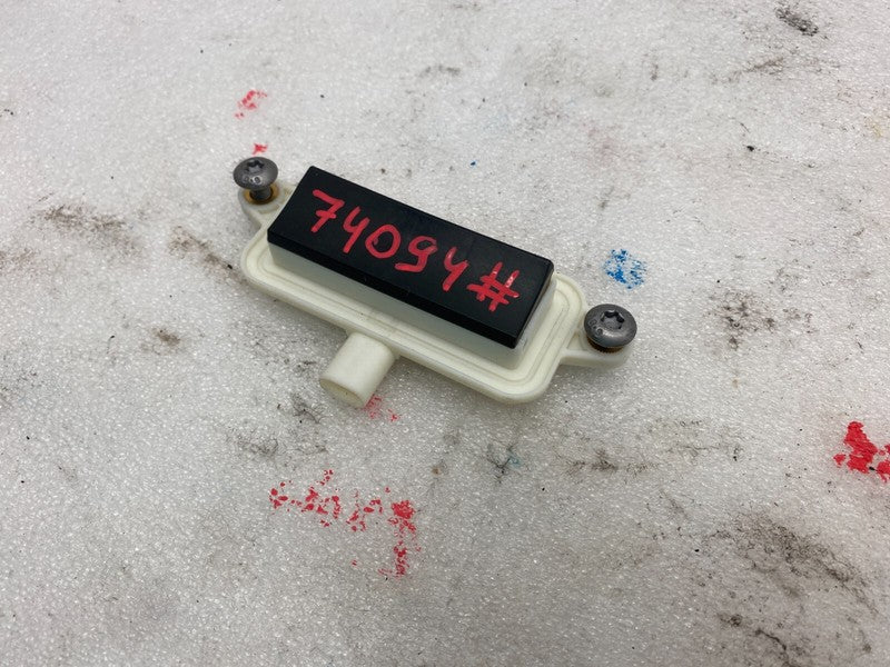 105563100B ⭕ 16-25 Model X Rear Tailgate Liftgate Handle Boot Lid Open Switch 1055631-00-B