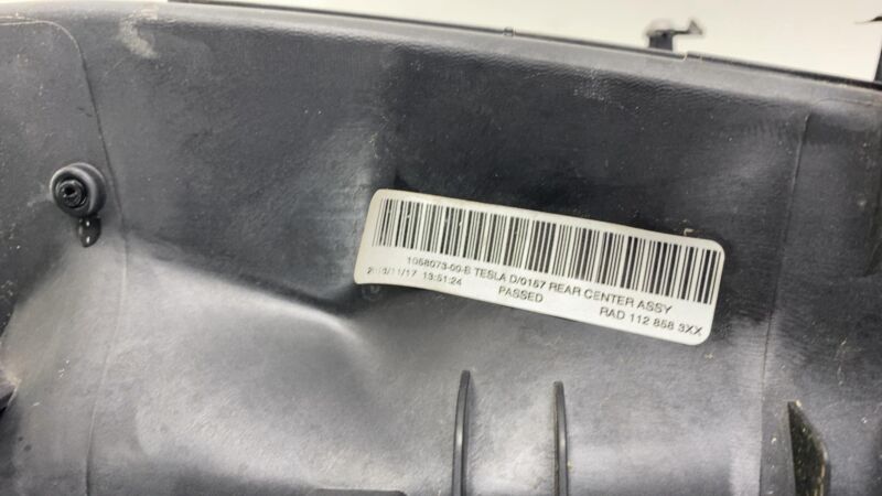 1058073-00-B ⭕12-20 Tesla Model S Radiator Shutter Air Duct Center Intake Grille 1058073-00-B