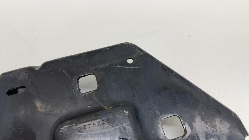 ⭕14-18 Chevy Silverado 1500 Front Right Side Bumper Inner Bracket Moun