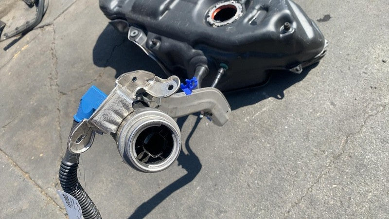 4M4201021GL ⭕ 2019-2024 Porsche Cayenne Fuel Tank w/ Pump & Pipe Hose Assembly 4M4201021GL