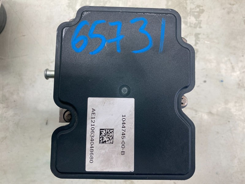 1044745 00 B ⭕ 17-23 Tesla Model 3 Y Anti-Lock Brake System ABS Pump Module Unit 1044745-00-B