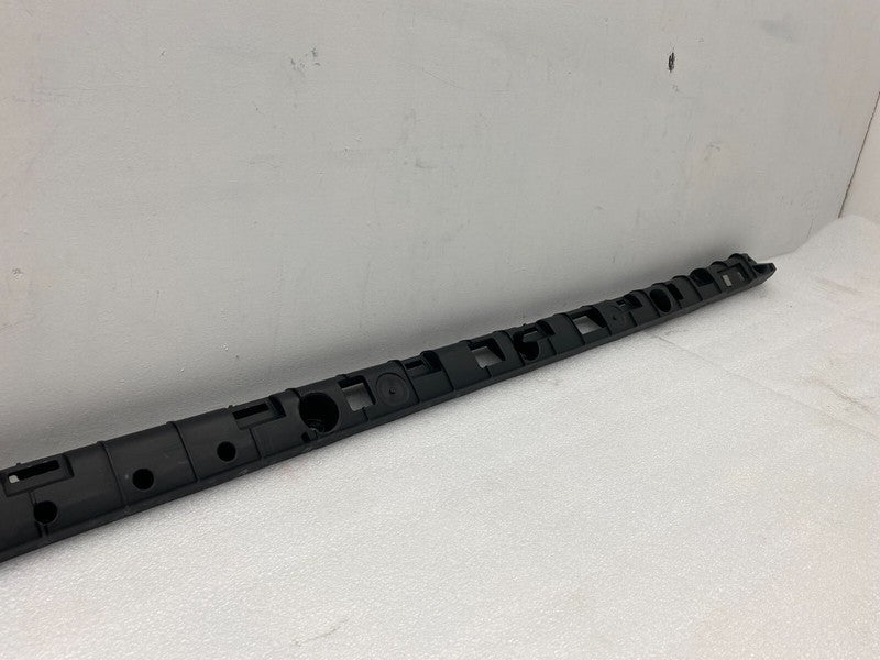 104669100B ⭕ 2016-2023 Tesla Model X Rocker Carrier Panel Trim Bracket Right 1046691-00-B