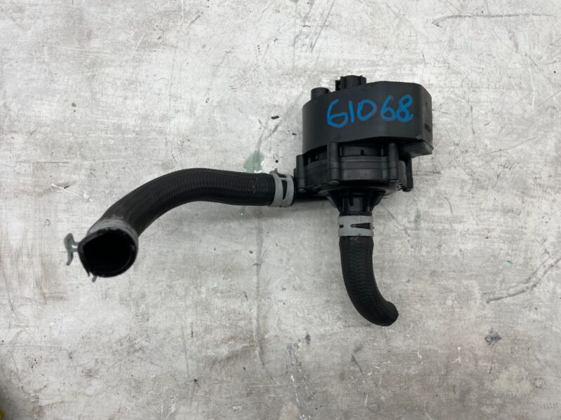 2016-2020 Tesla Model S X Front Cooling System Coolant Pump Assy 1035348-00-F