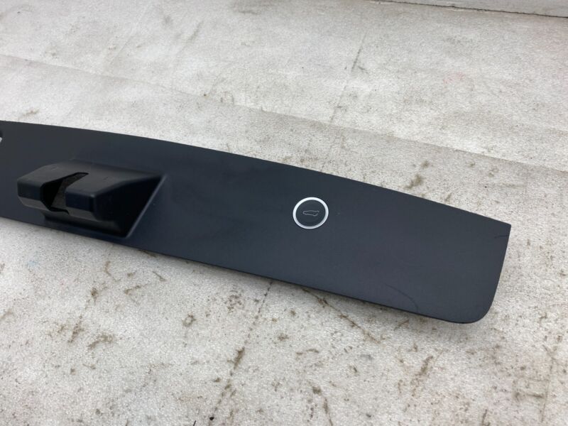 1037897-00-D 2016-2020 Tesla Model X MX Liftgate Lower Trim Cover Molding Assy 103789700D OEM