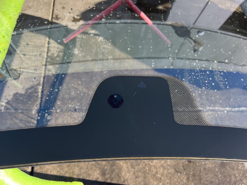 2012-2015 Tesla Model S Windshield Heated Wiper Area (Lower Mount Mirror Type)