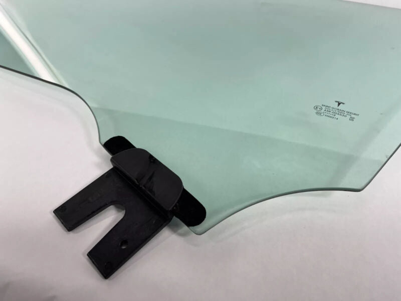 43R004530 2016-2020 Tesla Model X Front Driver Side Door Window Glass Left OEM 43R-004530