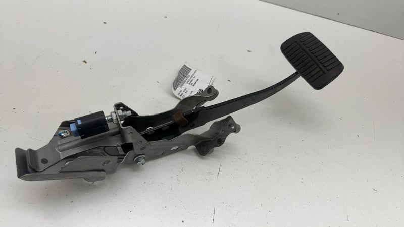 ⭕ 2018 Subaru XV Crosstrek Brake Pedal w/ Bracket Assembly
