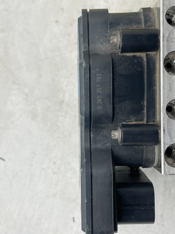 1044745 00 B ⭕ 2017-2023 Tesla Model 3 M3 Antilock Brake System ABS Pump Module 1044745-00-B