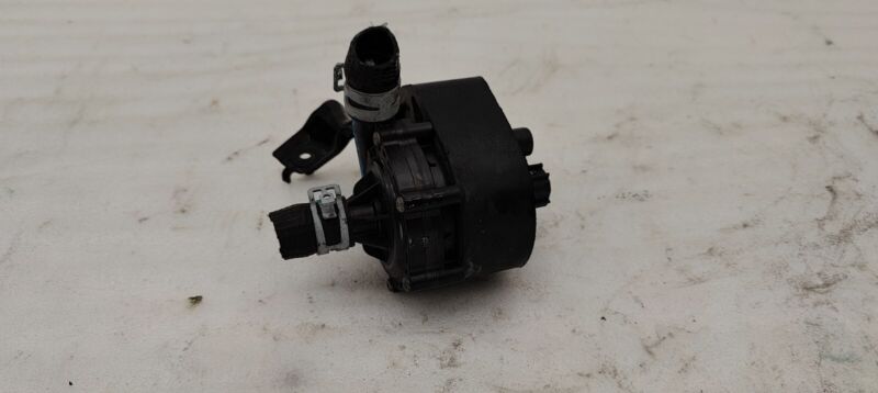2016-2020 Tesla Model S X Cooling System Auxiliary Water Coolant Pump FWD Assy