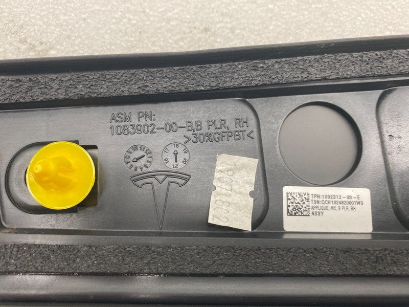 108390200B 16-20 Model X Right B-Pillar Applique Trim Molding w/ Camera & Seal 1083902-00-B