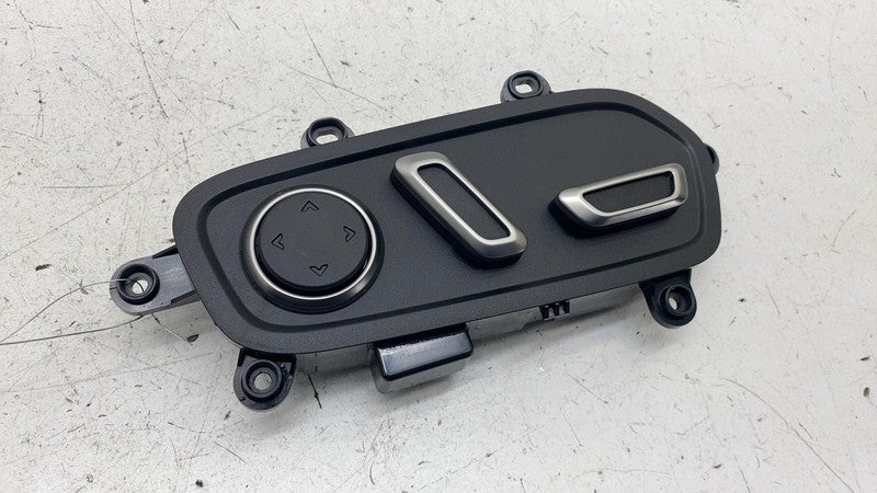 PT0059245A ⭕ 2025 Rivian R1S Front Right 1st Row Seat Adjustment Control Switch PT0059245-A