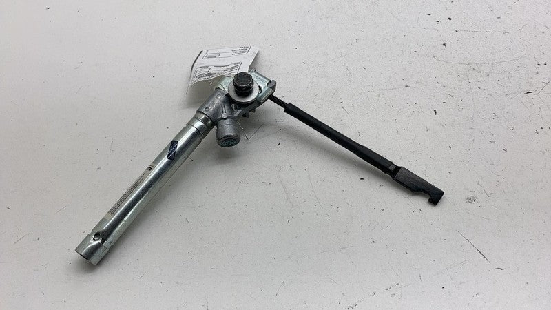 ⭕17-20 Maserati Levante Front Passenger Seat Belt Pretensioner Right 0