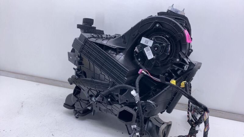 149471410I ⭕ 20-24 Tesla Model Y HVAC Air Heater Core Blower Motor Housing Box 1494714-10-I