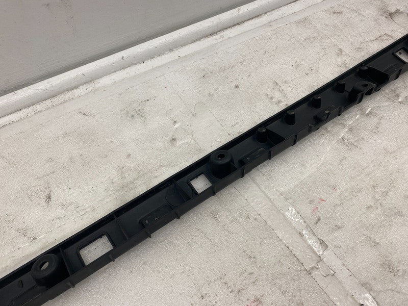 104669000B ⭕ 16-23 Model X Driver Side Rocker Carrier Panel Trim Bracket Left 1046690-00-B