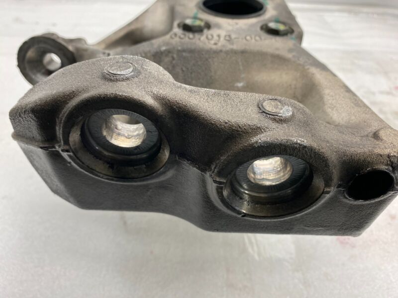 2012-2015 Tesla Model S Front Passenger Spindle Knuckle w/ Wheel Hub Right RWD
