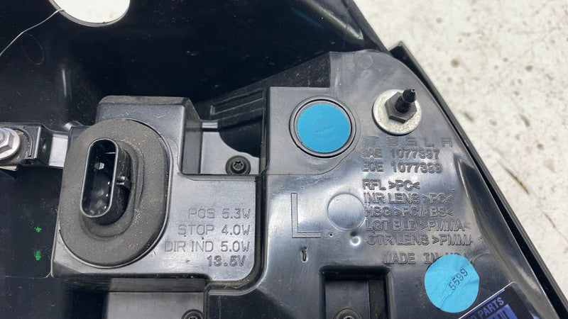 ⭕ 17-22 Tesla Model 3 Rear Left Outer Exterior Taillight Tail Lamp 3-P