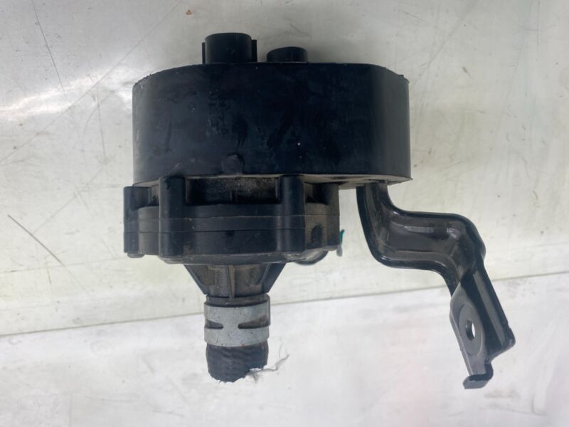 2016-2020 Tesla Model S MS Electric Auxiliary Coolant Water Pump w/ Bracket Assy