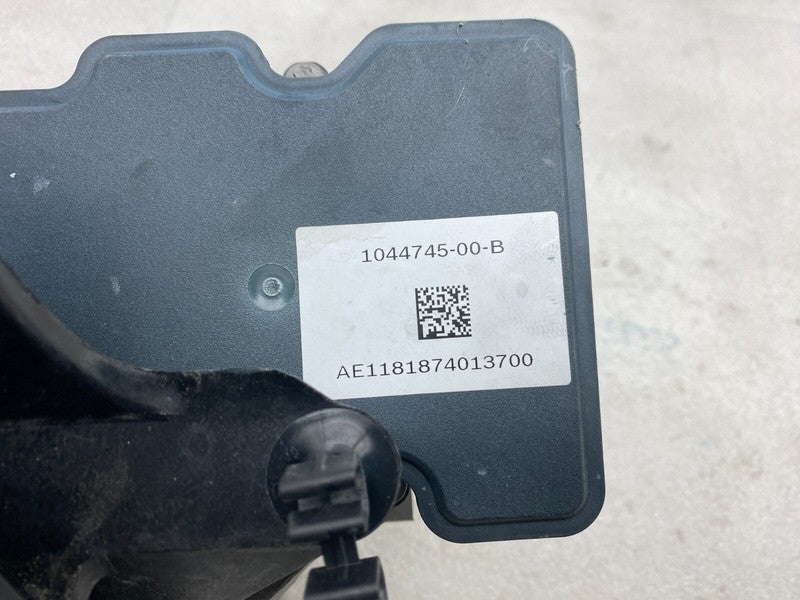 1044745 00 B ⭕ 2017-2020 Tesla Model 3 M3 Antilock Brake System ABS Pump Module 1044745-00-B