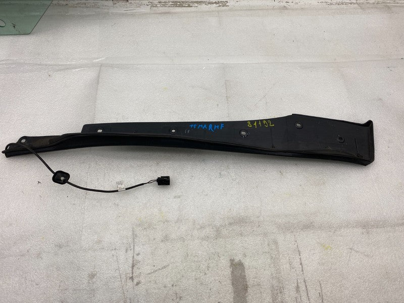 1006024 ⭕ 16-20 Model X Rear Right Trunk Liftgate Pinch Sensor Trim Cover 1042411-00-B