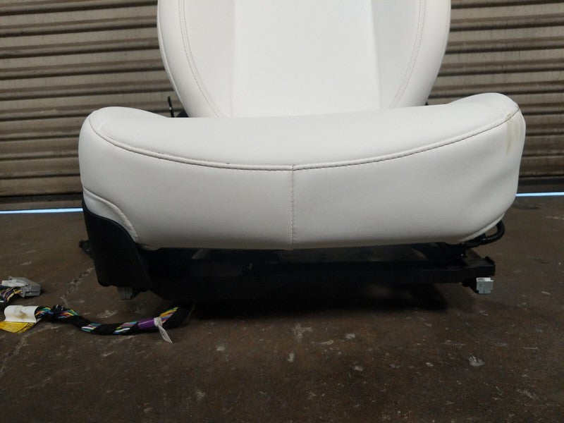 ⭕ 2017-2022 Tesla Model 3 Front Passenger Side 1st Row Seat Leather White Right