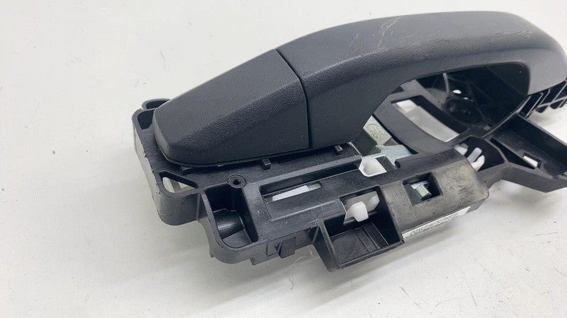 ⭕ 2025 Chevrolet Silverado 1500 Front Passenger Exterior Door Handle Outer Right