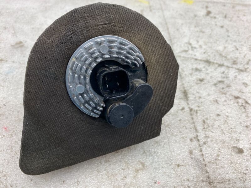 1067473 00 H 2012-2020 Tesla Model S MS Coolant Auxiliary Water Pump Foam Isolated Assembly