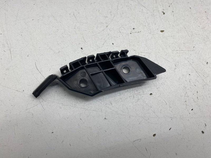 1774269 00 E ⭕ 24-26 Tesla Model 3 Front Right Fender to Bumper Fascia Bracket 1774269-00-E