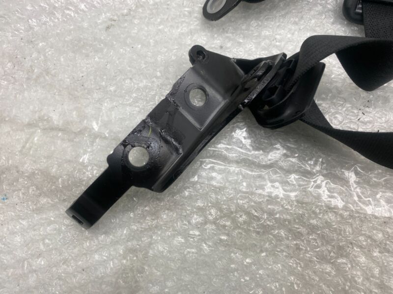 2016-2020 Tesla Model S Rear Driver Side 2nd Row Seat Belt & Retractor Left Assy
