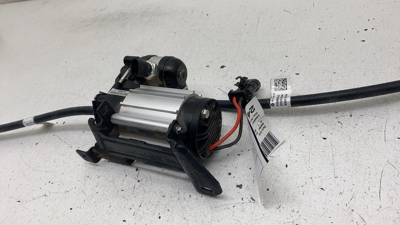 PT0005569301 ⭕ 2022-2024 Rivian R1T R1S Rear Air Ride Suspension Compressor OEM PT00055693-01