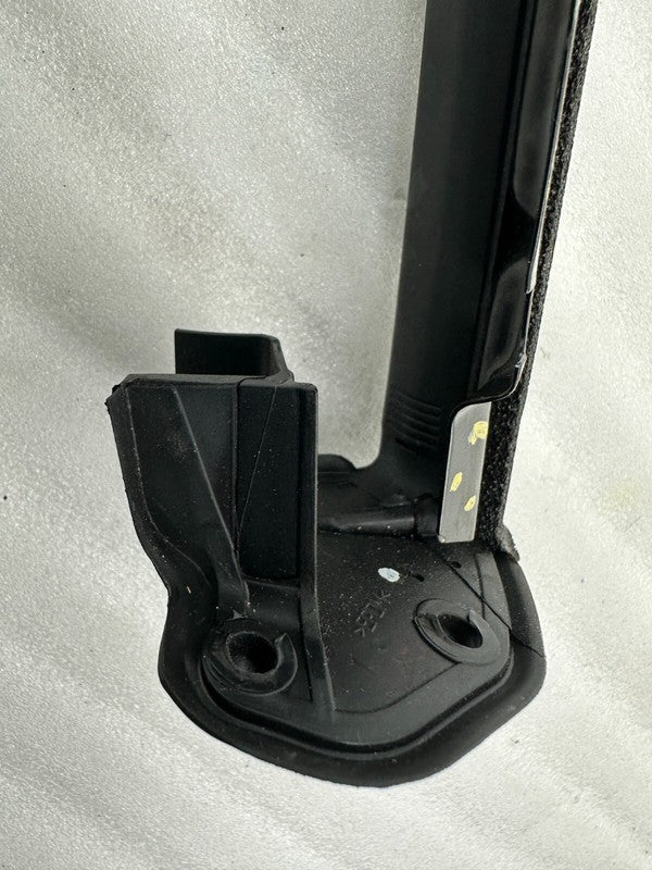 1090636 00 A ⭕ 2016-2023 Tesla Model X Rear Driver Upper Falcon Door Glass Seal 1090636-00-A
