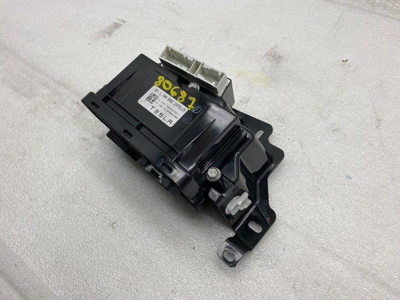 100751100A ⭕ 12-20 Model S Park Brake & Assist + Power Liftgate Control Module 1007618-00-J