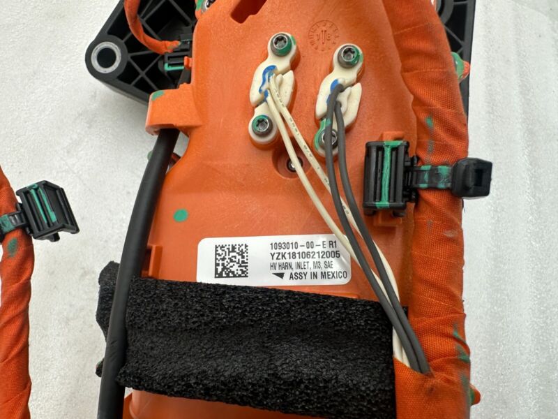 109301000E ⭕ 2017-2020 Model 3 High Voltage Charge Port Inlet Wiring Harness 1093010-00-E