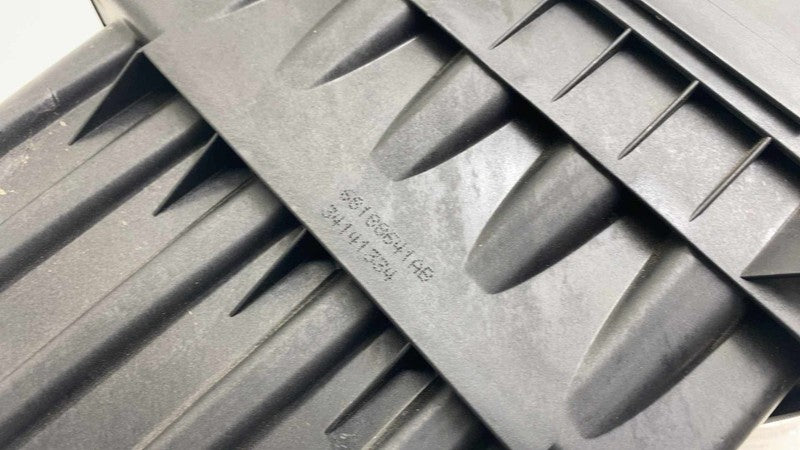 ⭕17-25 Chrysler Pacifica Engine Air Cleaner Intake Filter Housing Box