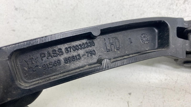 ⭕ 2017-2020 Maserati Levante Front Windshield Wiper Arm Right 67003233