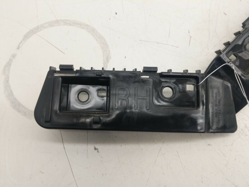 1083993 00 E 2017-2023 Tesla Model 3 M3 Rear Left & Right Bumper Taillight Lamp Mount Bracket