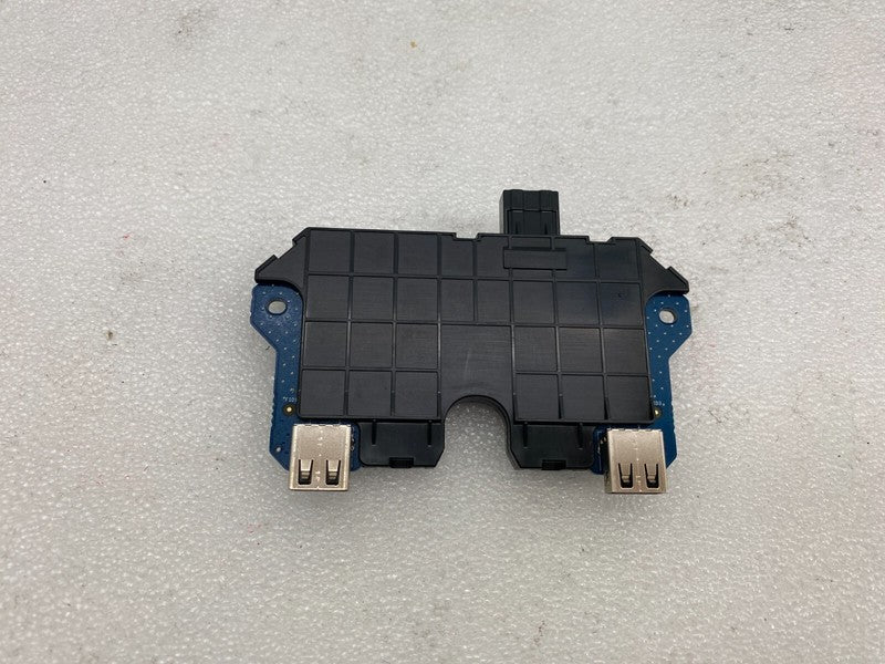 1102033 00 A ⭕ 17-23 Tesla Model 3 Rear Generic USB/AUX Control Unit Hub Module 1102033-00-A