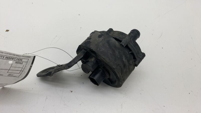 2016-2020 Tesla Model X MX Cooling System Auxiliary Coolant Water Pump Assembly