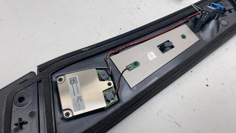 110043700C ⭕ 17-23 Model 3 Left B-Pillar Applique Glass Trim Molding w/ Camera 1100437-00-C