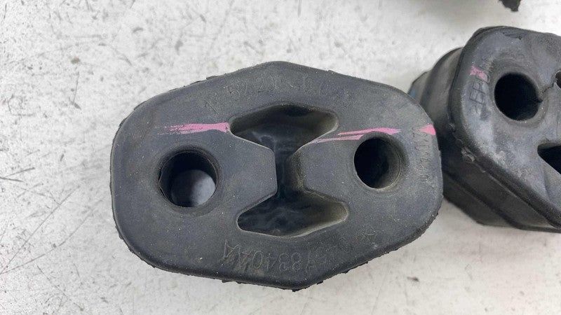 68250053AA ⭕ 2017-2025 Chrysler Pacifica Rear Exhaust Muffler Mount w/ Insulator 68250053AA