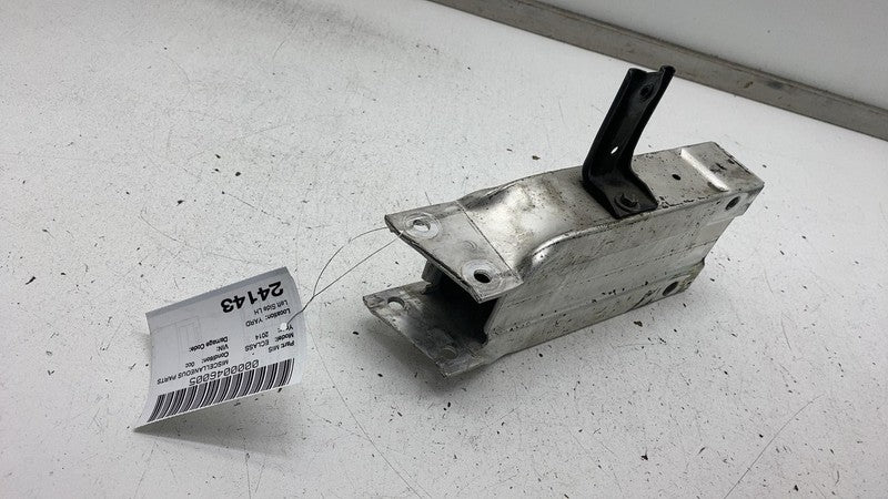 A 212 620 09 95 ⭕10-16 Mercedes E350 E-Class Front Left Bumper Reinforcement Bracket A2126200995