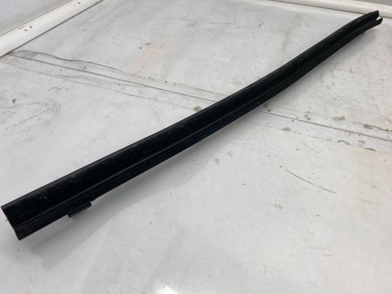 1038406 00 A ⭕ 2012-2020 Tesla Model S Front Right Door Inner Belt Rubber Seal 1038406-00-A