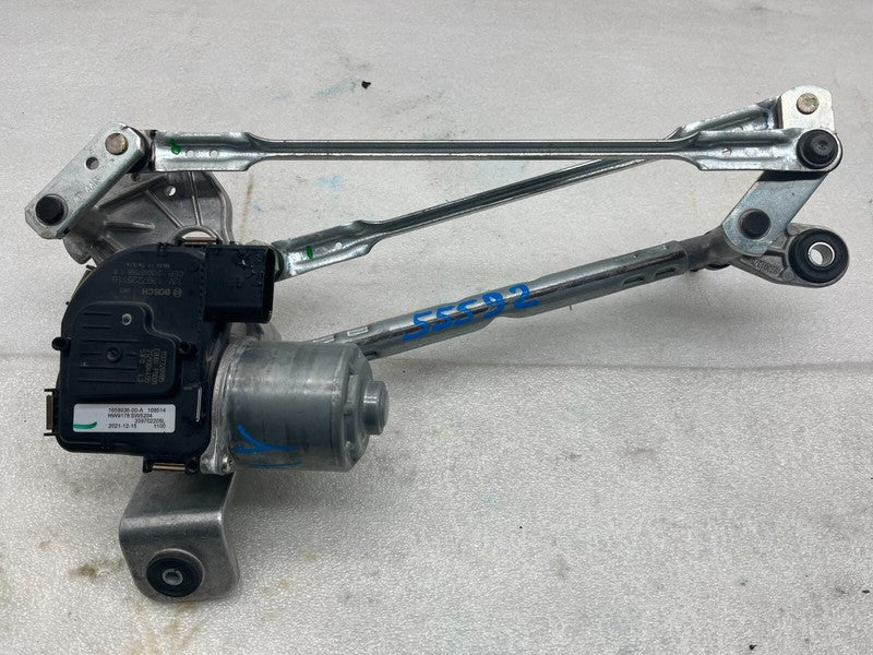 ⭕ 2020-2024 Model Y Front Windshield Wiper Linkage Module and Motor 16