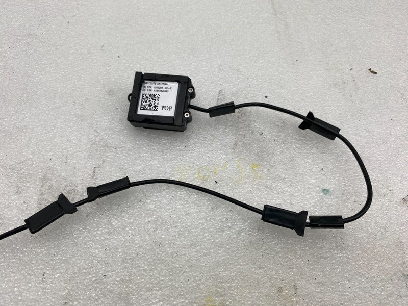 105025600C ⭕ 2012-2023 Model S Satellite Radio AM FM Amplifiers Antenna Module 1050256-00-C